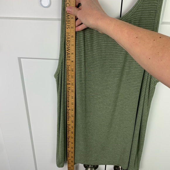 Cabi Medium 6143 Wink Tank Green Stripe Ruffle Sleeveless Top Ribbed Romantic - Picture 6 of 7